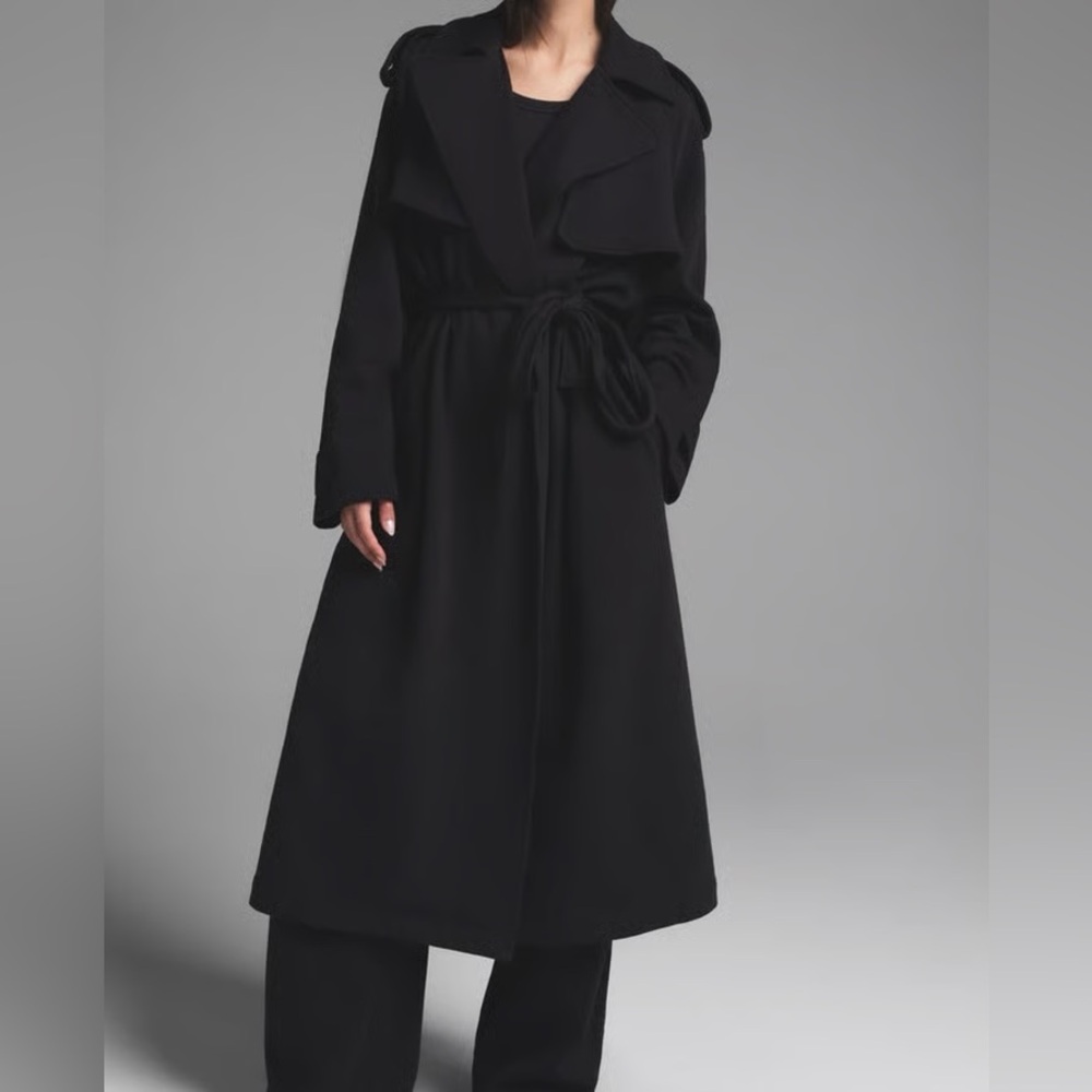 SKIMS Boyfriend Fleece Trench Coat - Picture 8 of 9